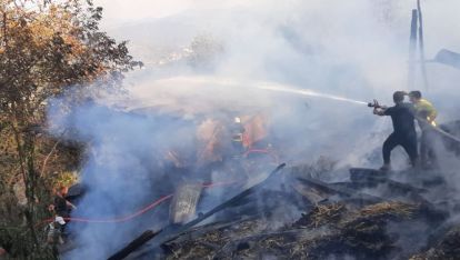 ÇIKAN YANGINDA 11 SAMANLIK TAMAMEN YANDI