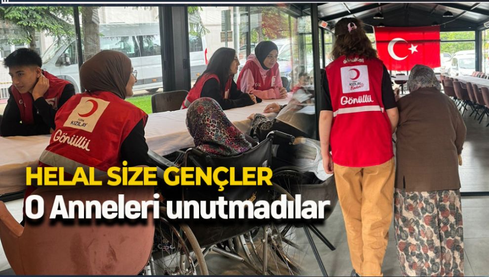 KIZILAY HUZUREVİNDE KALAN ANNELERİ UNUTMADI